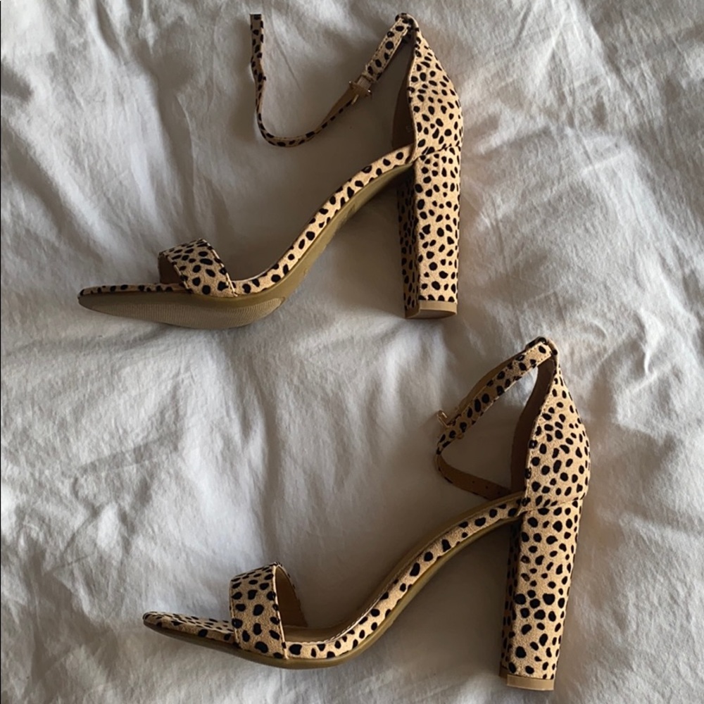 New Leopard print heels